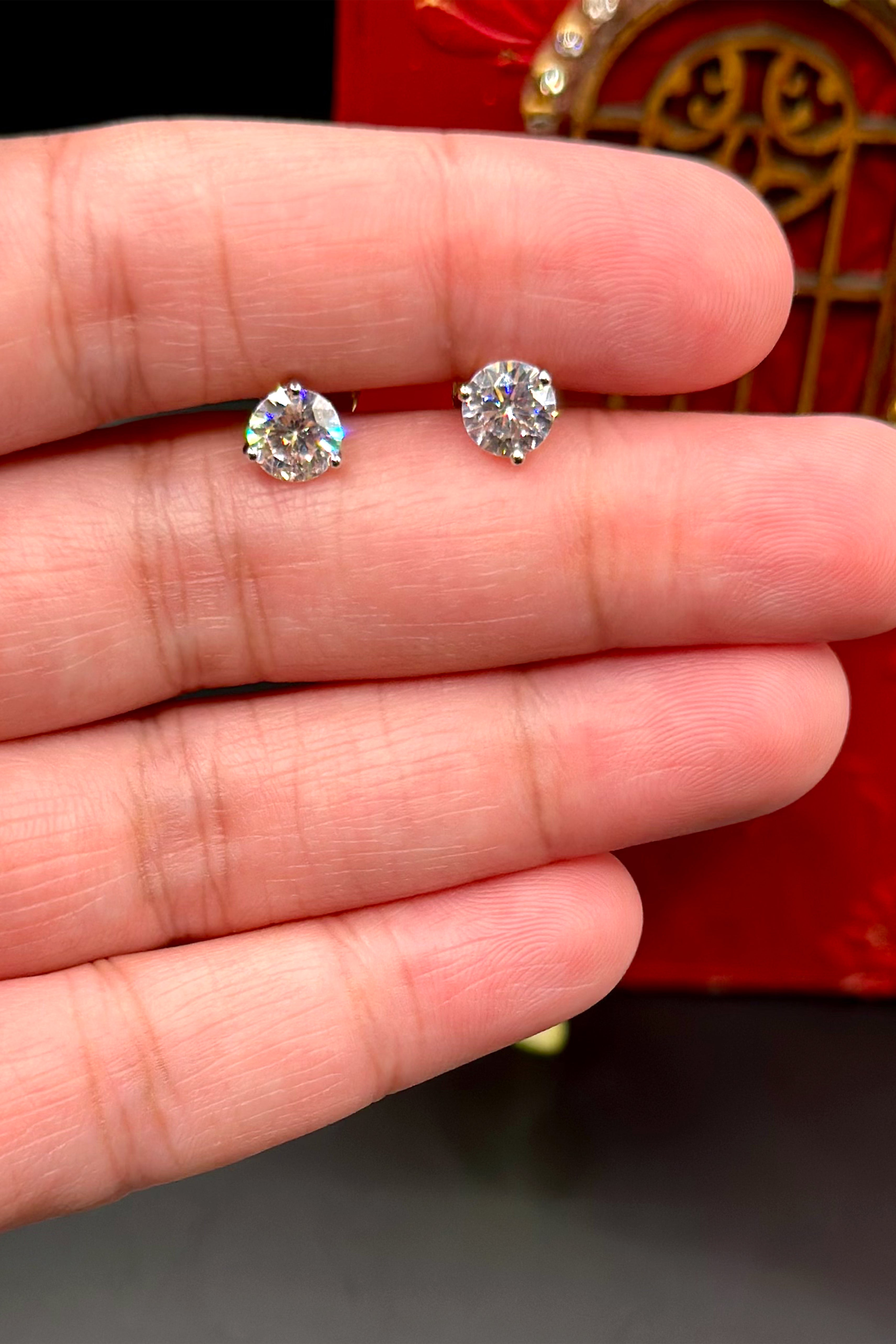 Classic Solitaire Studs (Small) - Gold