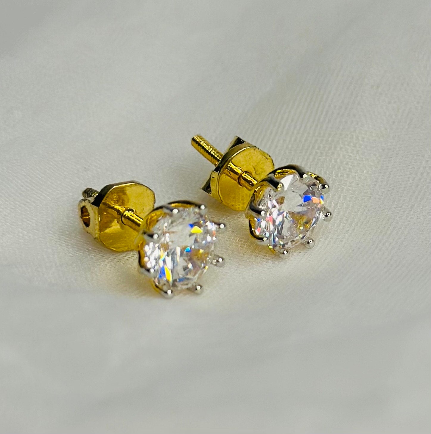 Classic Solitaire Stud (Big) - Gold