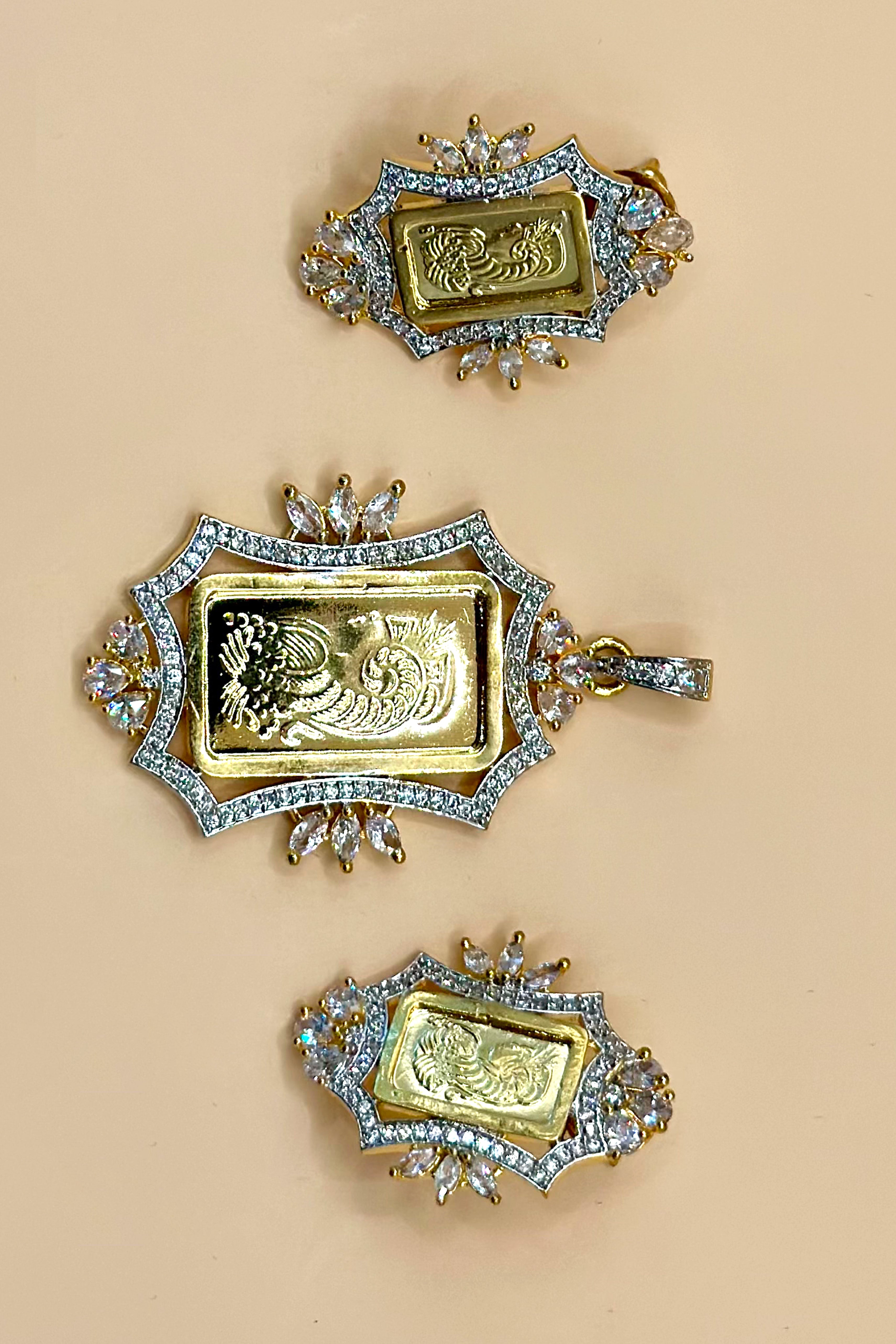 Divine Gold Biscuit Pendant Set
