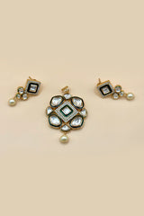 Royal Kundan Pearl Pendant Set