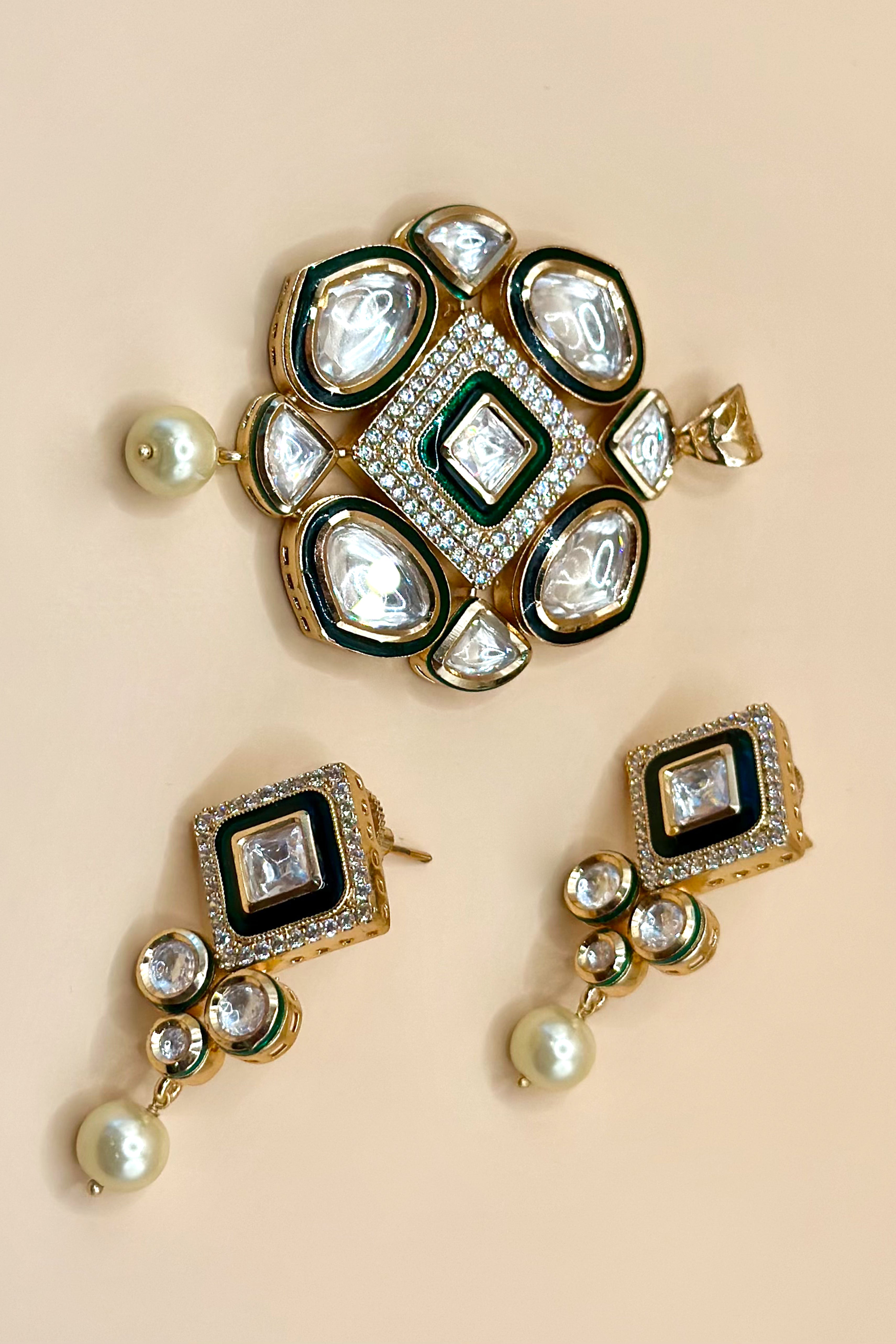 Royal Kundan Pearl Pendant Set