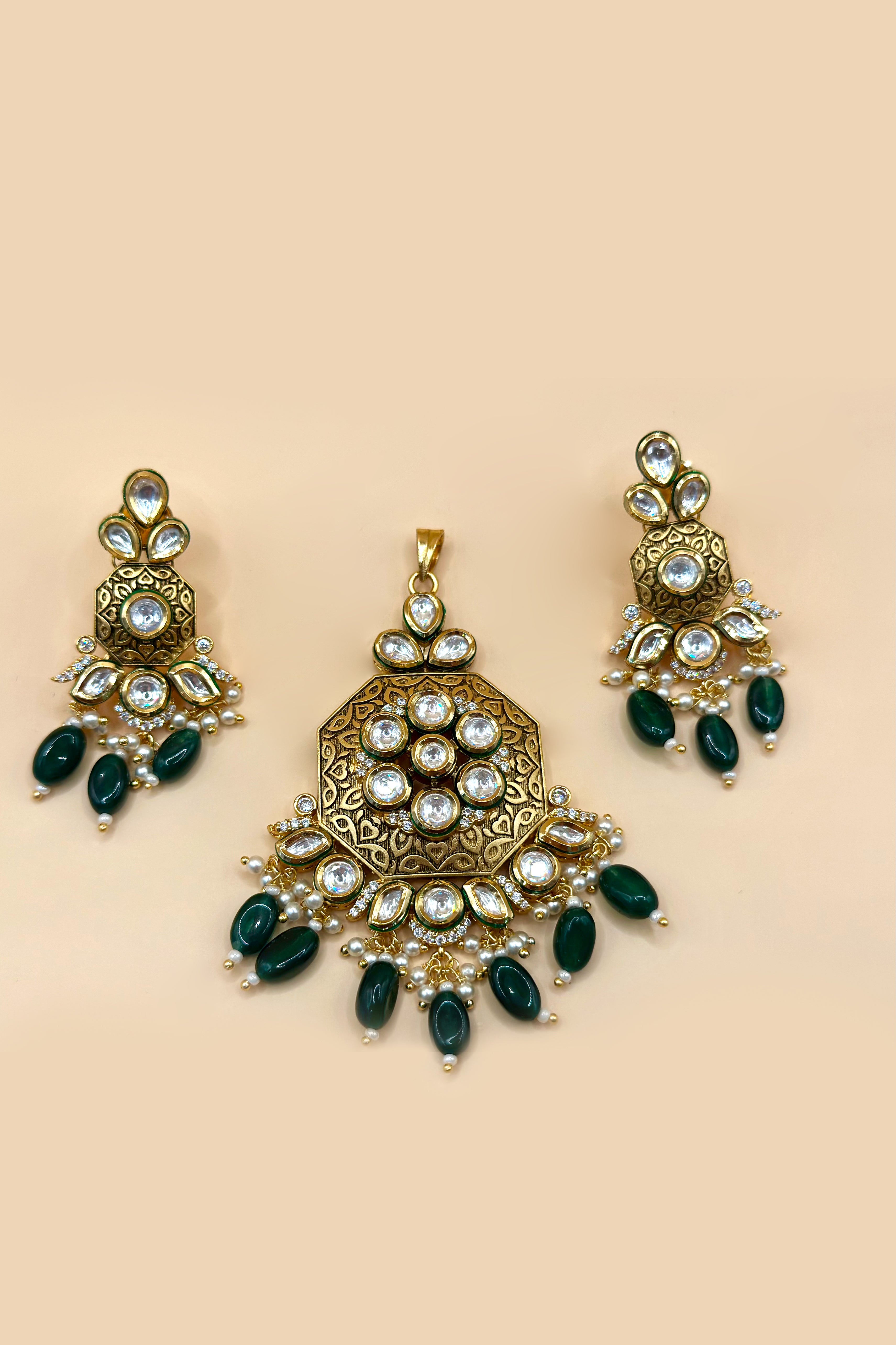 Antique Kundan Pendant Set - Green