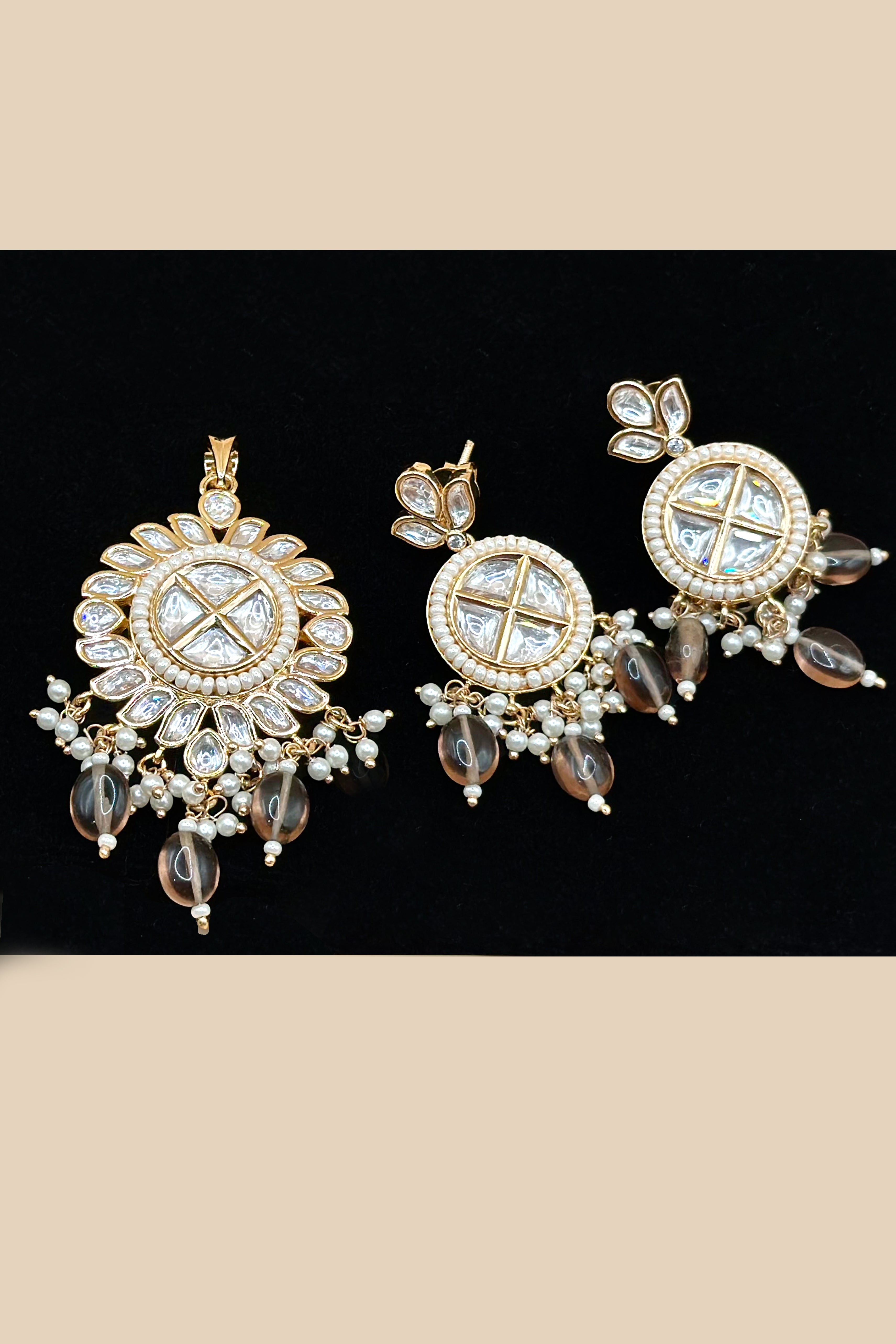 Royal Round Kundan Pendant Set - Pink