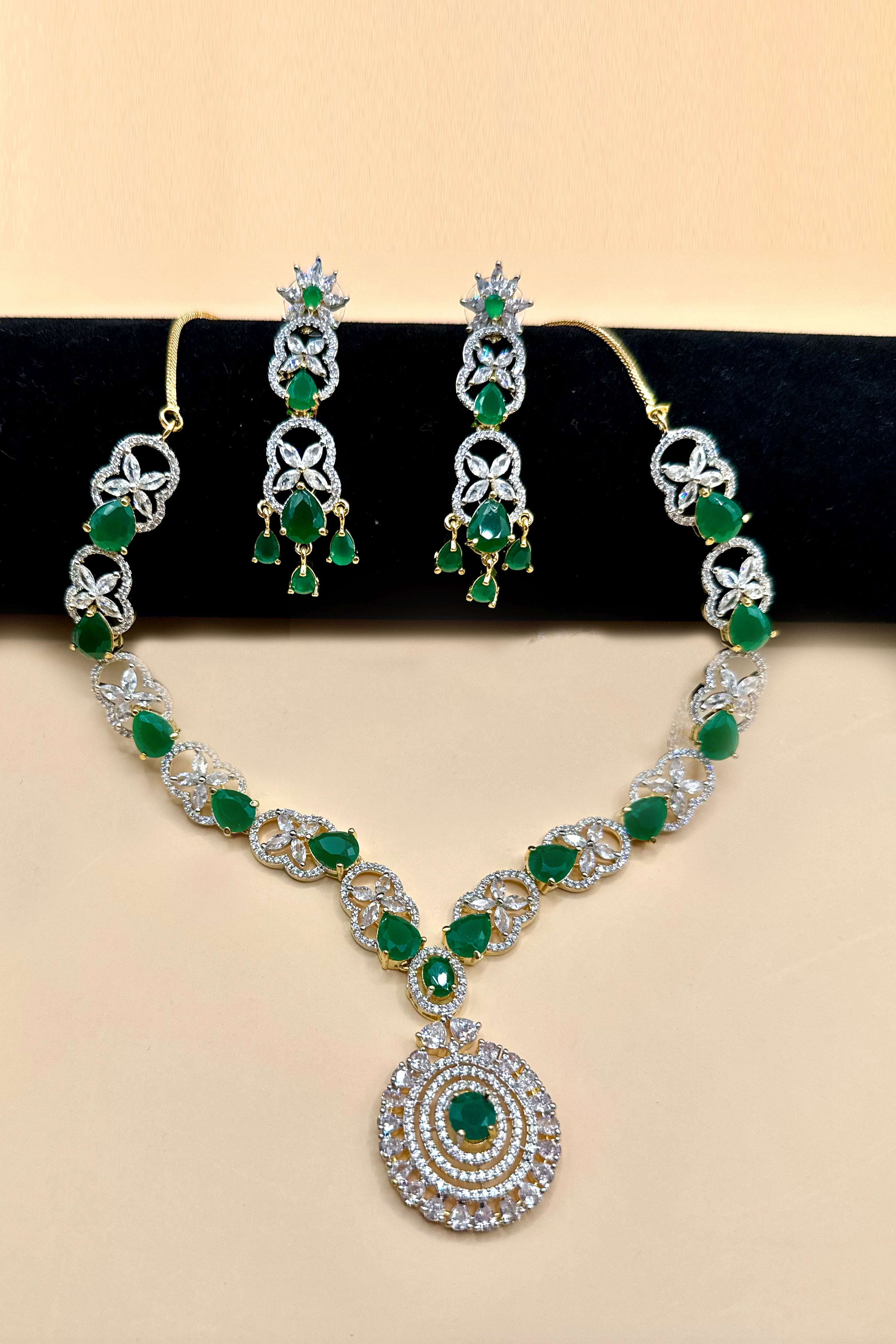 Regal Emerald & Diamond Necklace