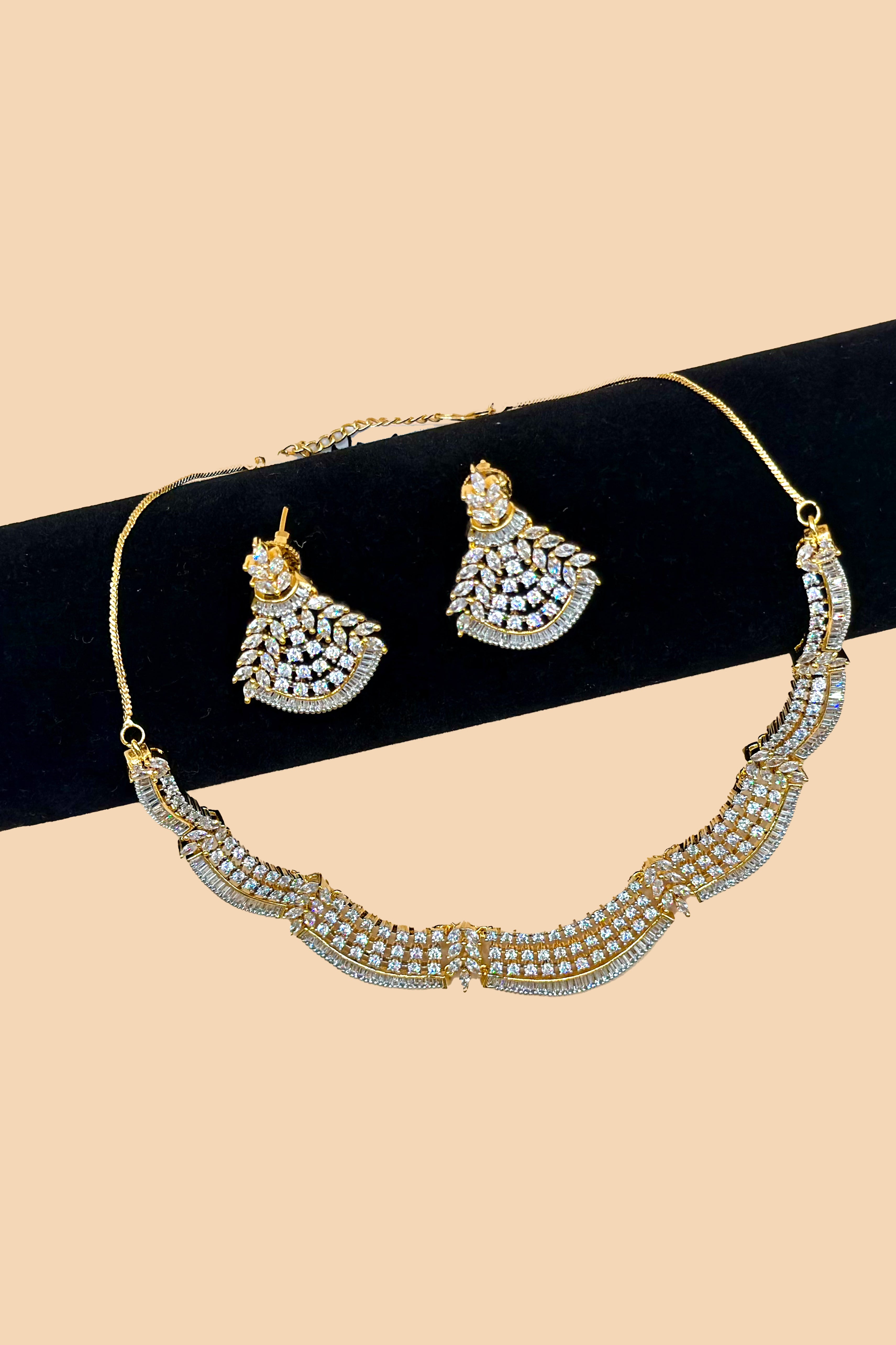 Radiant Fan-Curve AD Necklace Set