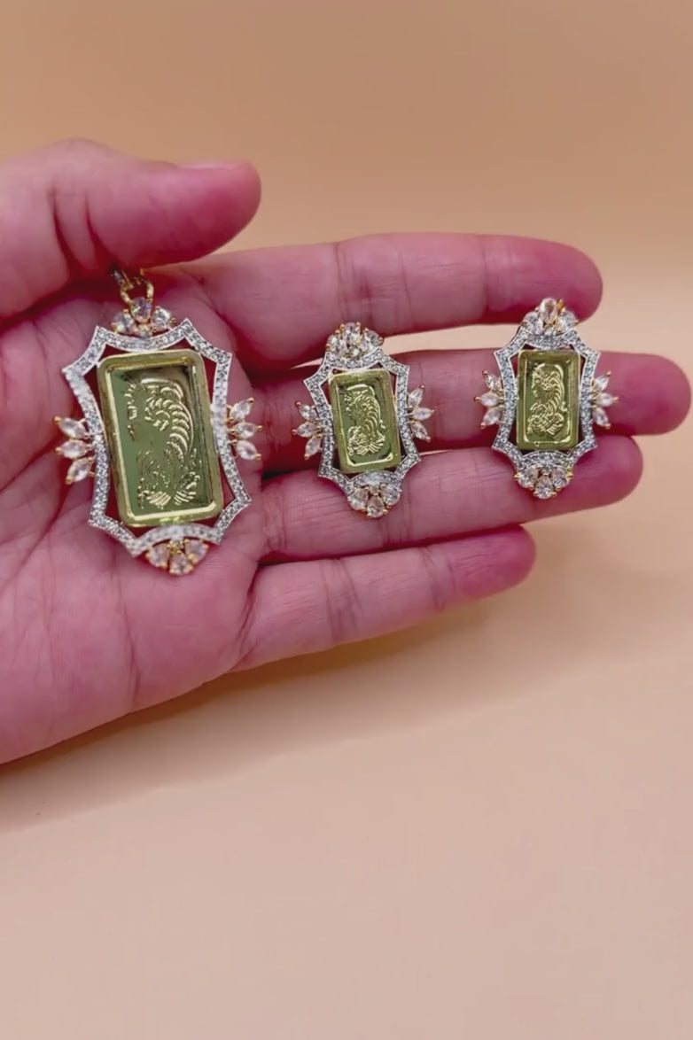 Divine Gold Biscuit Pendant Set
