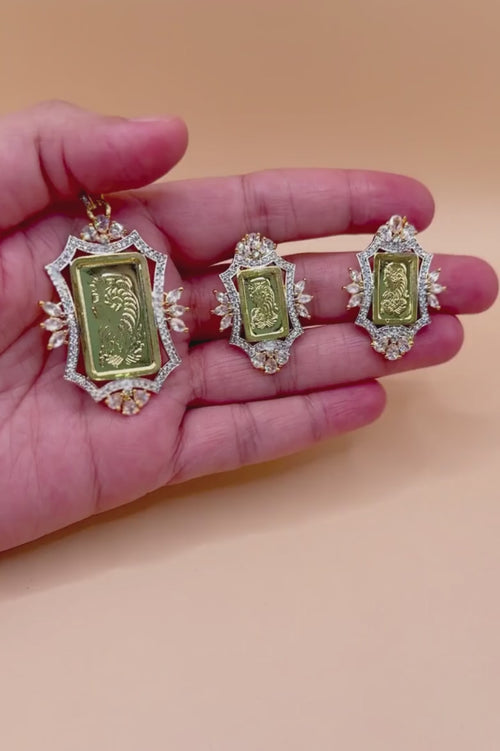 Divine Gold Biscuit Pendant Set