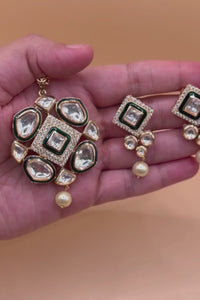 Royal Kundan Pearl Pendant Set